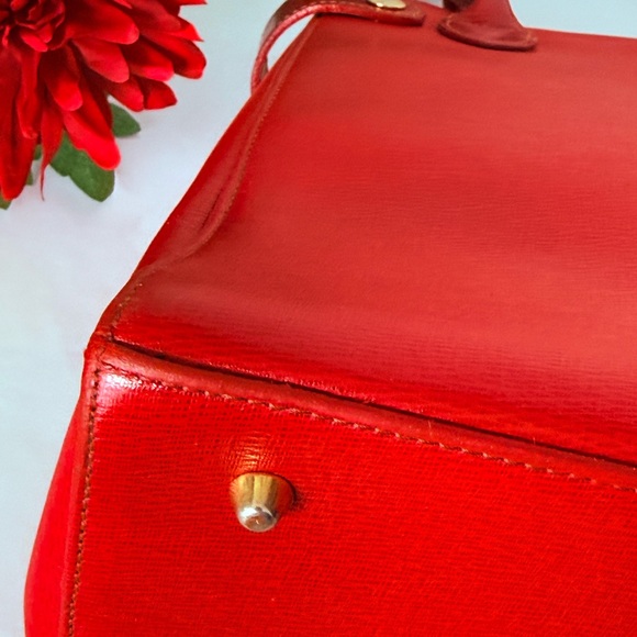 ✋🛑Price Drop ✋🛑AUTHENTIC SANYO SHOKAI BURBERRY LEATHER SHOULDER TOTE BAG. - Picture 5 of 17